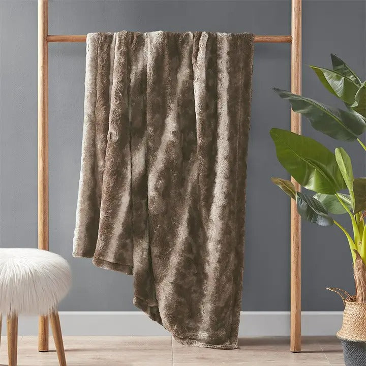 Oversized 60"x70" Dark Brown Faux Fur Throw Blanket – Soft Reversible Faux Mink Blanket, OEKO-TEX Certified & Machine Washable